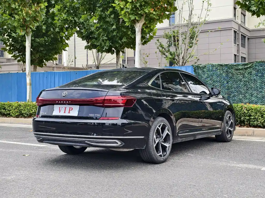 Volkswagen Passat 2024 — фото 9