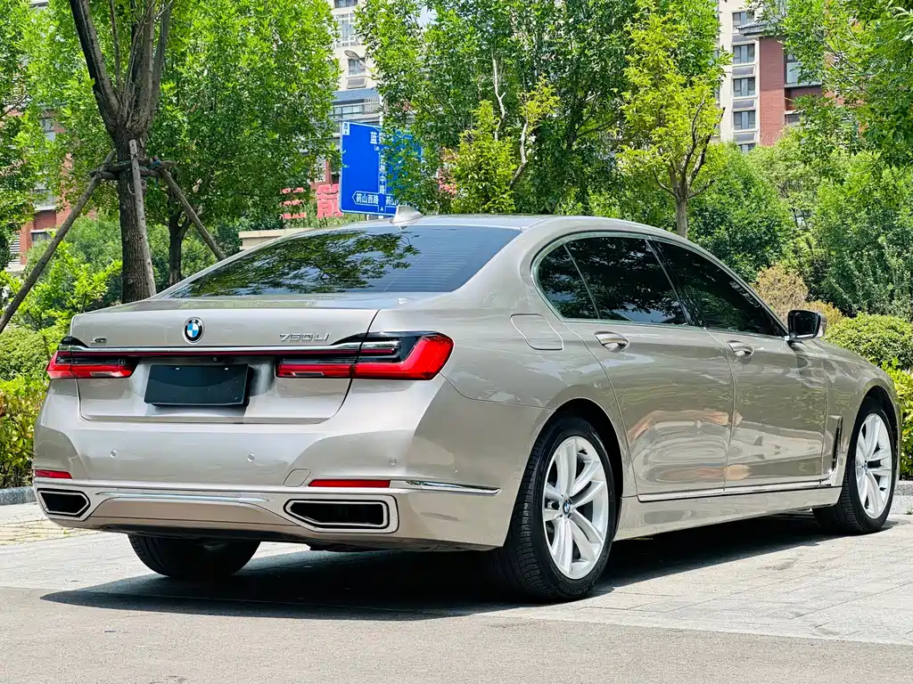 BMW 7 Series 2016 — фото 14