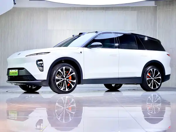 NIO ES8 2024