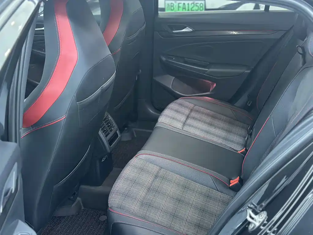 Volkswagen Golf GTI 2023