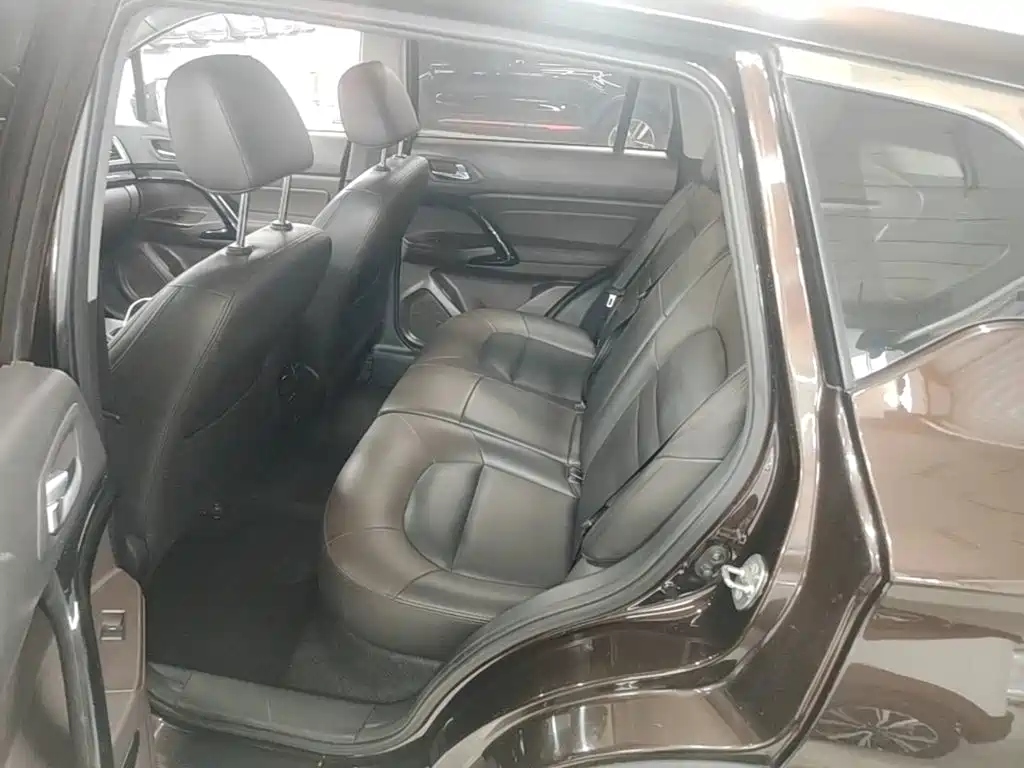 GAC Motor Trumpchi GS4 2017 — фото 17