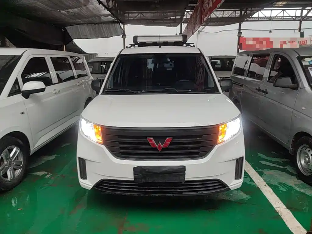 Wuling Hongguang PLUS 2023