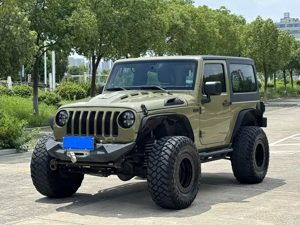Jeep Wrangler 2013 — фото 1