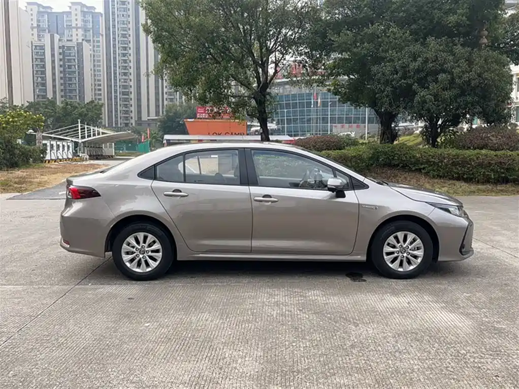 Toyota Corolla 2021 — фото 26