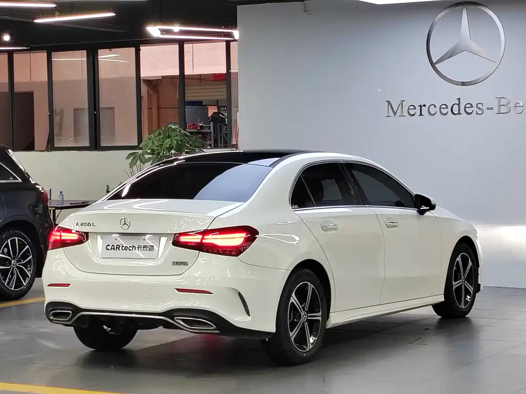 Mercedes-Benz A-Class 2023 — фото 7