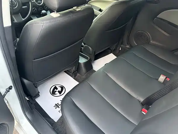 Mazda 2 2011