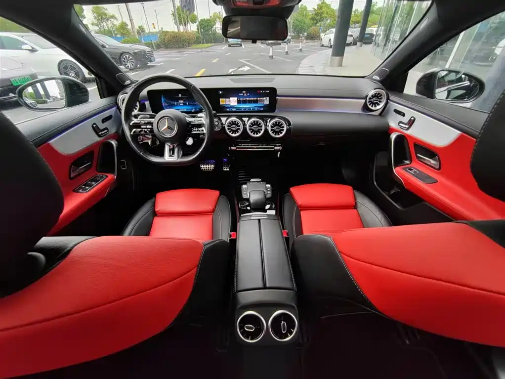 Mercedes-Benz A-Class AMG 2024 — фото 17