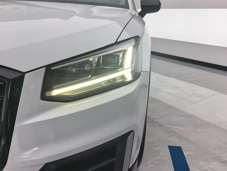 Audi Q2L 2020
