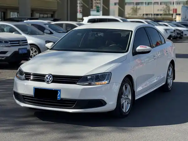 Volkswagen Sagitar 2013