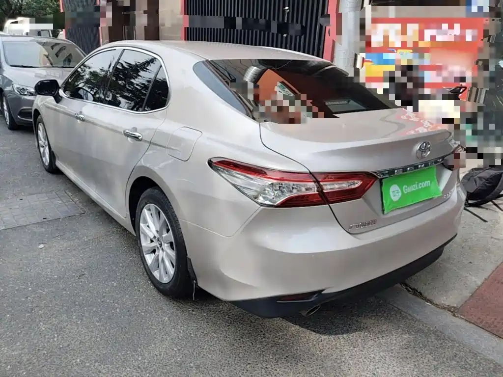 Toyota Camry 2019 — фото 5