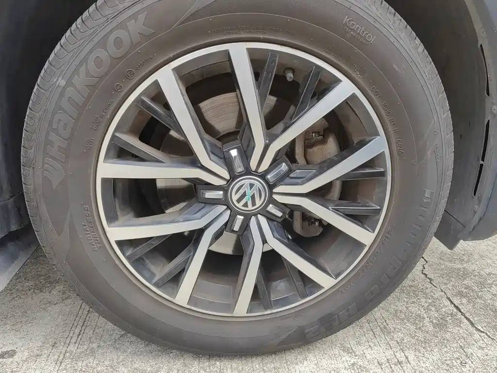 Volkswagen Tiguan L 2017 — фото 14