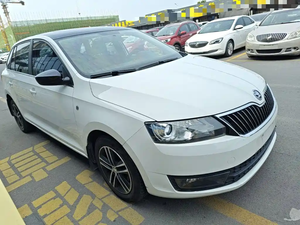 Skoda Rapid Spaceback 2015