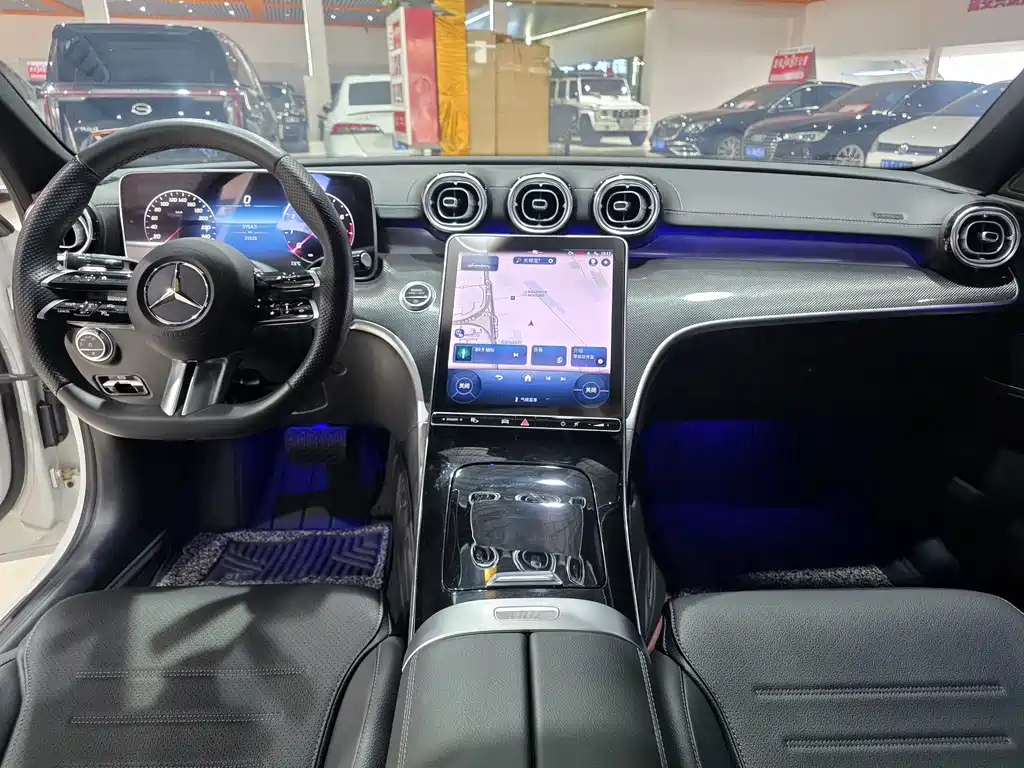 Mercedes-Benz C-Class 2023 — фото 10