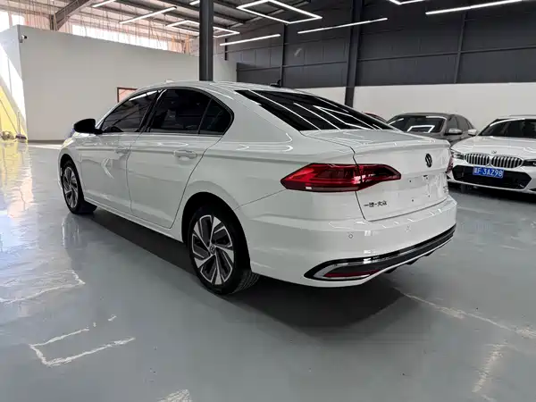 Volkswagen Bora 2023