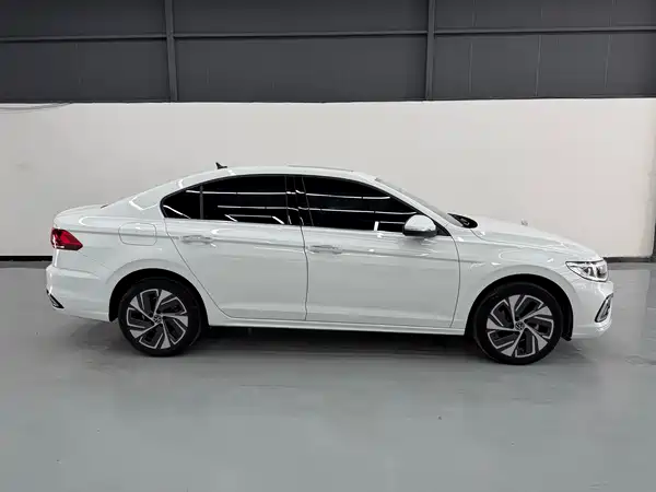 Volkswagen Bora 2023