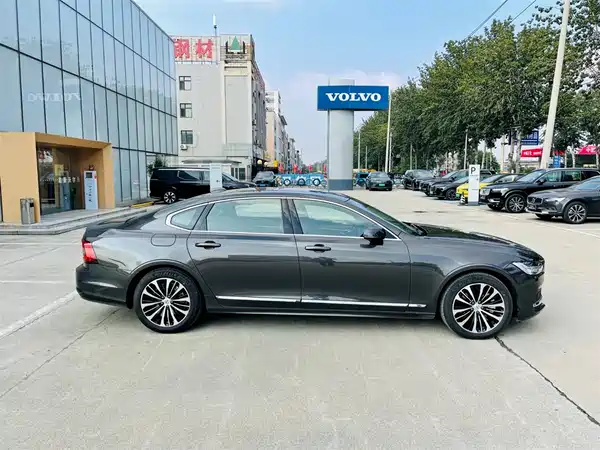 Volvo S90 2024