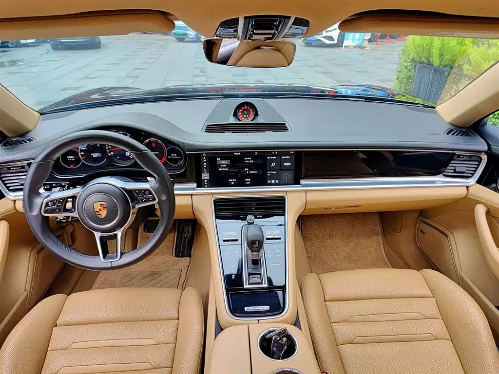 Porsche Panamera 2018 — фото 10