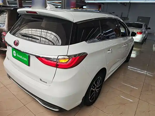 BYD Song MAX 2017