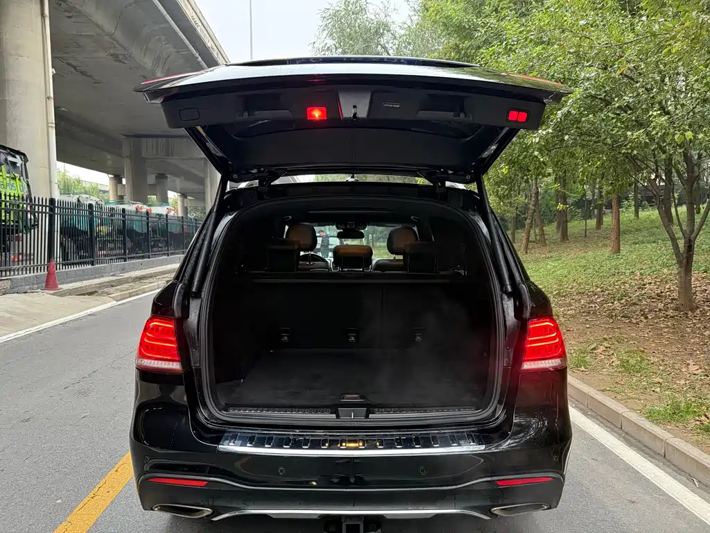 Mercedes-Benz GLE 2018 — фото 12