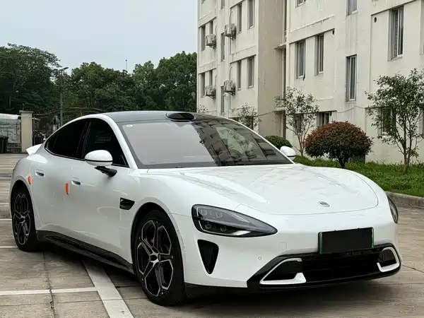 Xiaomi SU7 2024