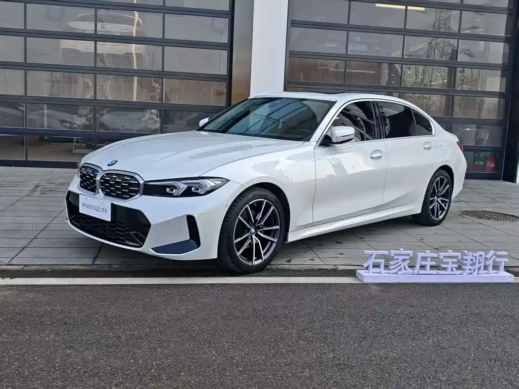 BMW 3 Series 2024 — фото 1