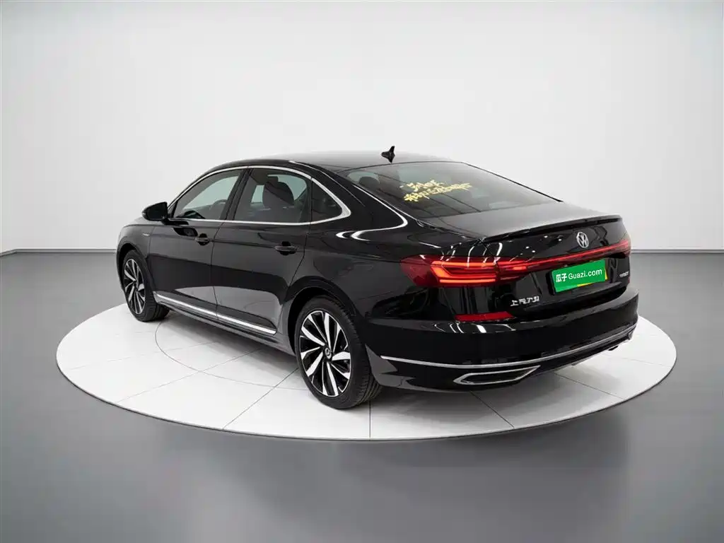 Volkswagen Passat 2022 — фото 5
