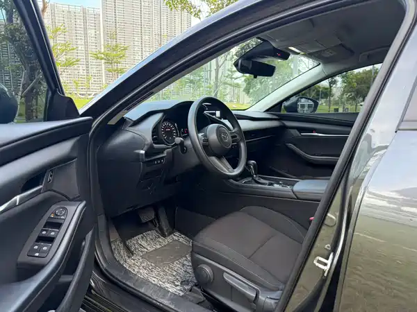 Mazda 3 Axela 2023