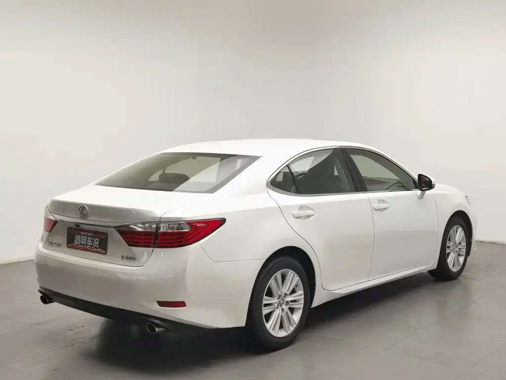 Lexus ES 2015 — фото 2