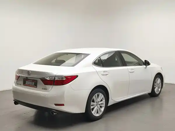 Lexus ES 2015