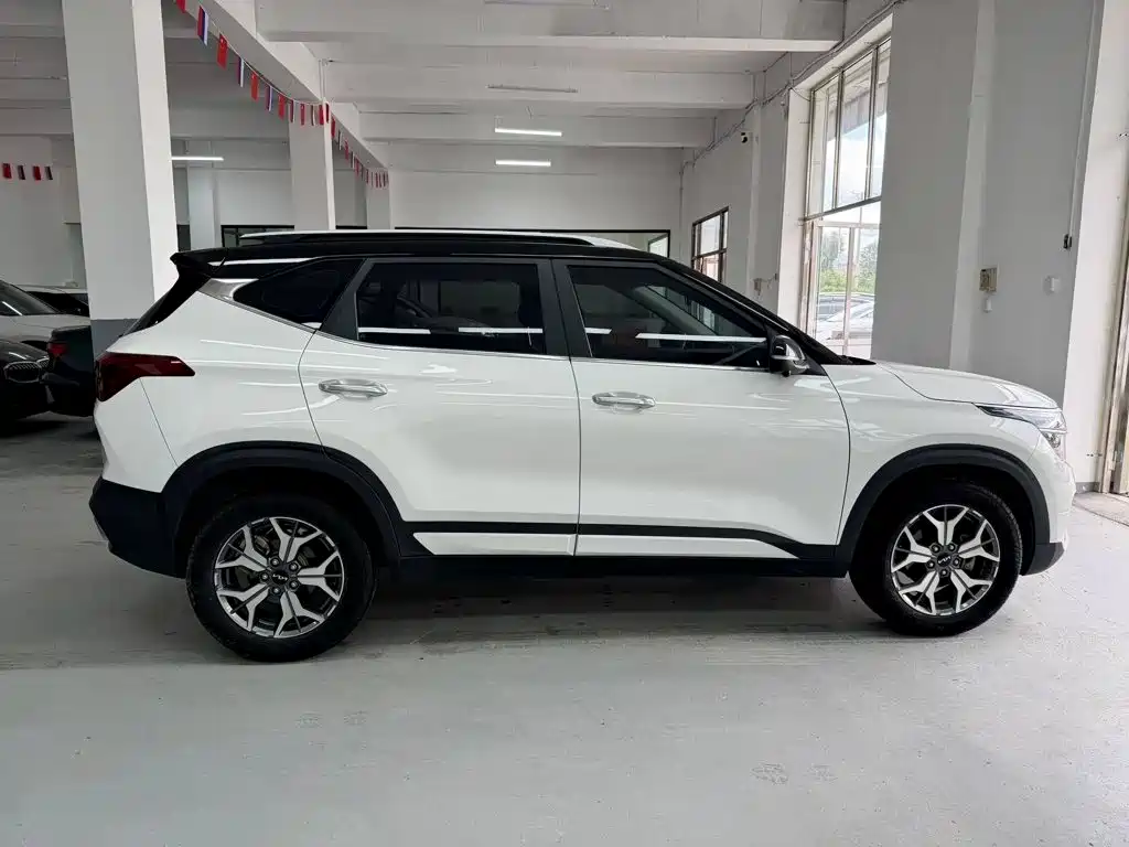 Kia KX3 2022 — фото 4