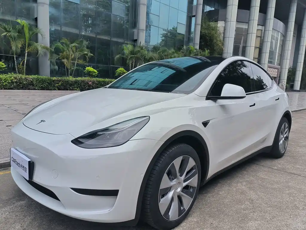 Tesla Model Y 2022 — фото 1