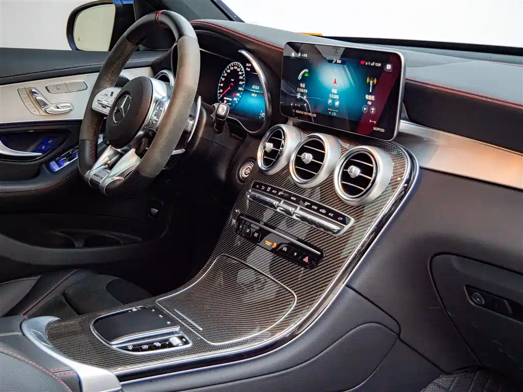 Mercedes-Benz GLC AMG 2023 — фото 24