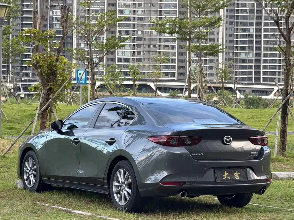 Mazda 3 Axela 2023 — фото 22