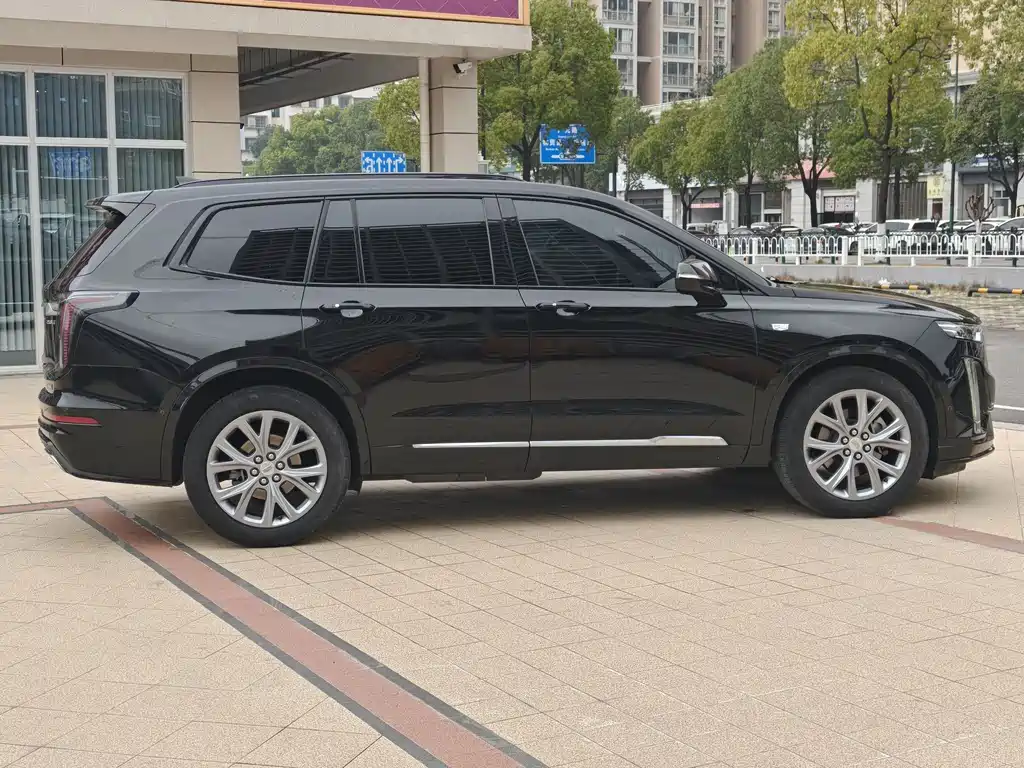 Cadillac XT6 2021 — фото 11