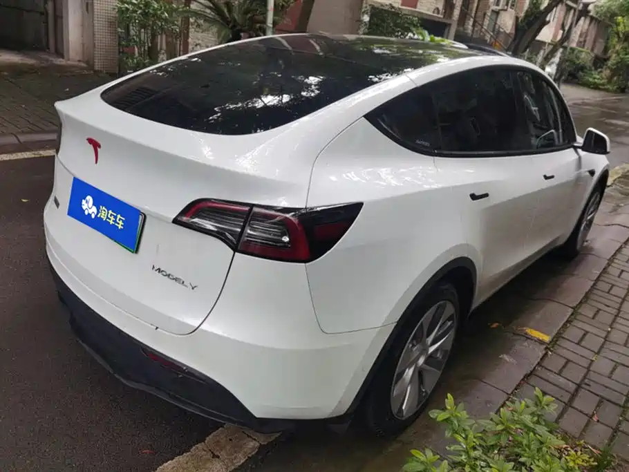 Tesla Model Y 2022