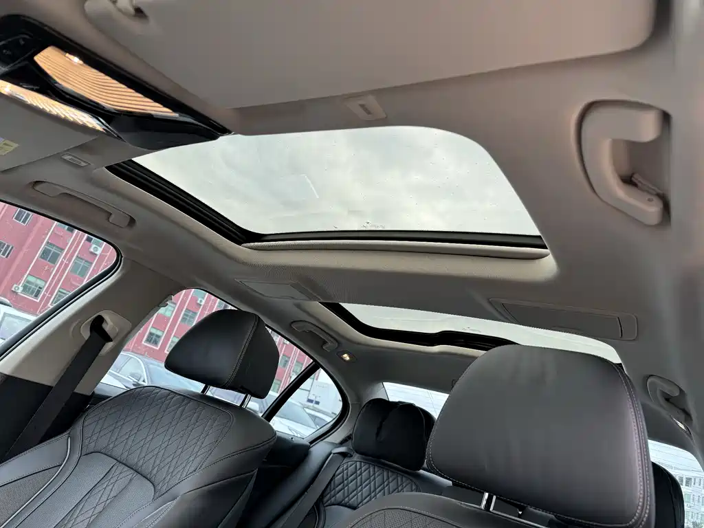BMW 5 Series New Energy 2018 — фото 10