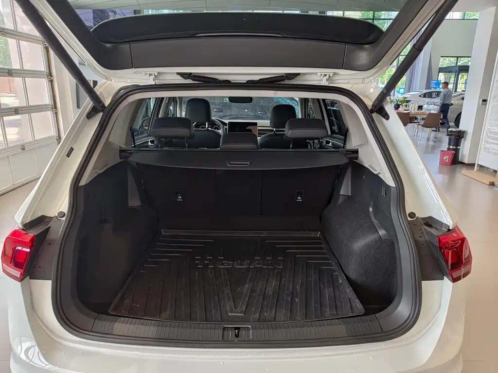 Volkswagen Tiguan L 2025 — фото 16