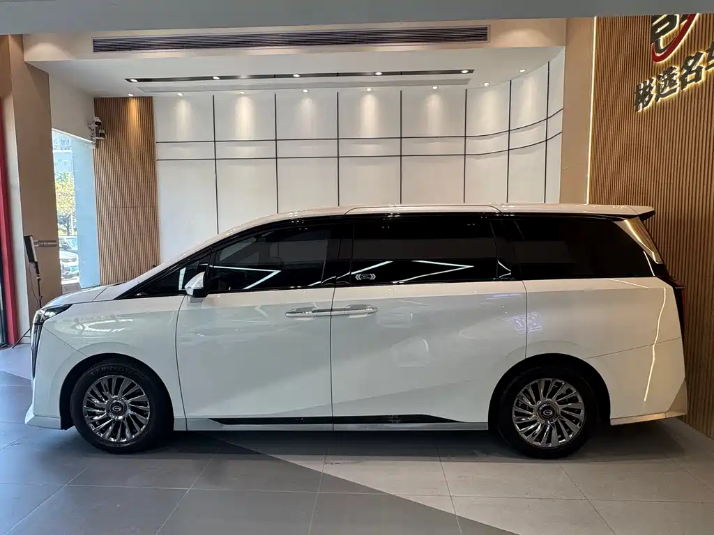 GAC Motor Trumpchi M8 2023 — фото 4