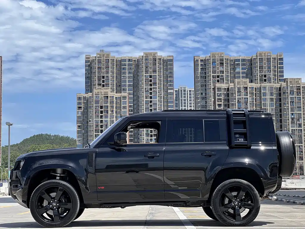 Land Rover Defender 2025 — фото 13