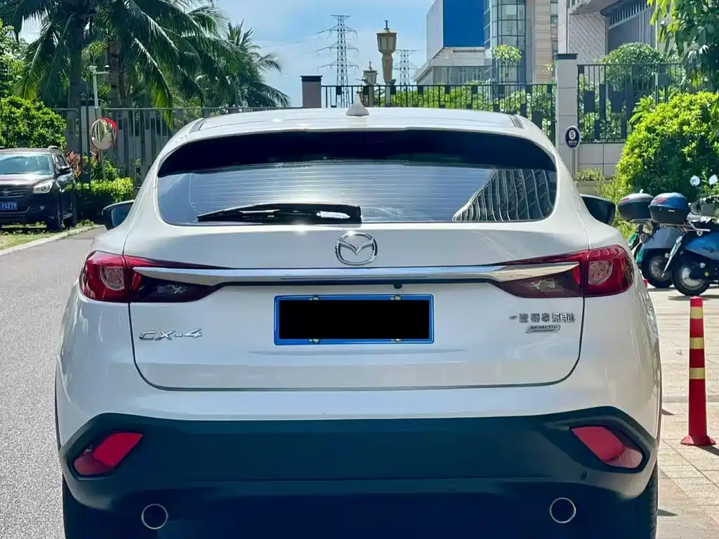 Mazda CX-4 2018 — фото 8