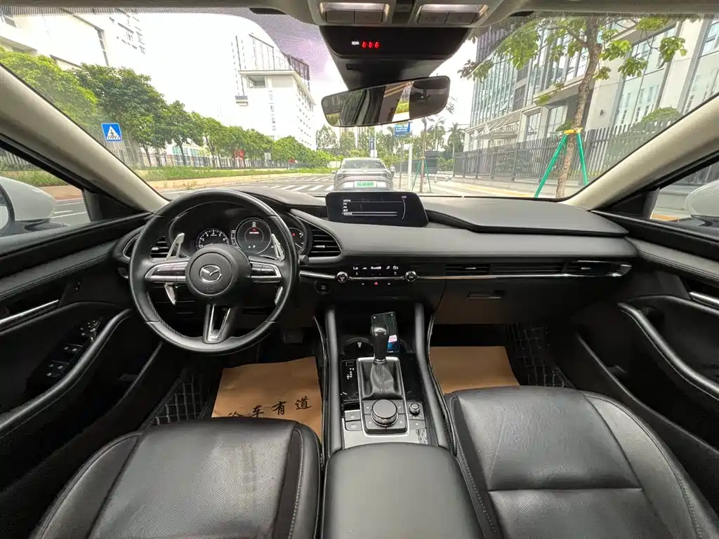 Mazda 3 Axela 2022