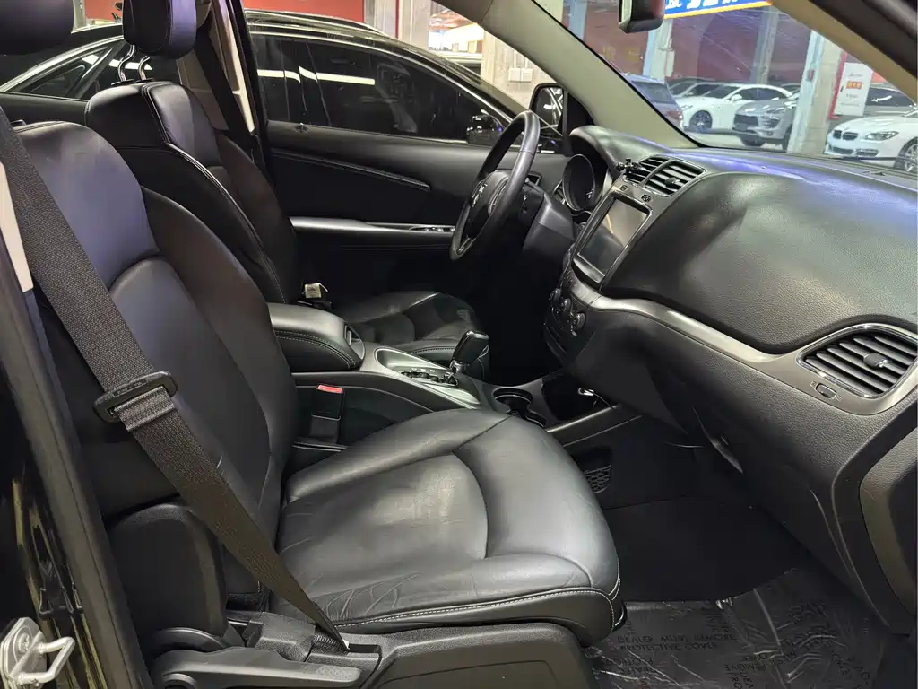 Dodge Journey 2017 — фото 12
