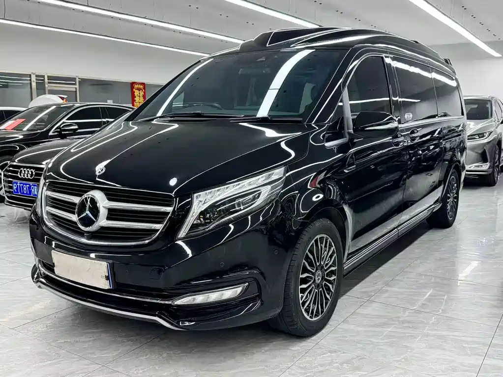 Mercedes-Benz V-Class 2019 — фото 1