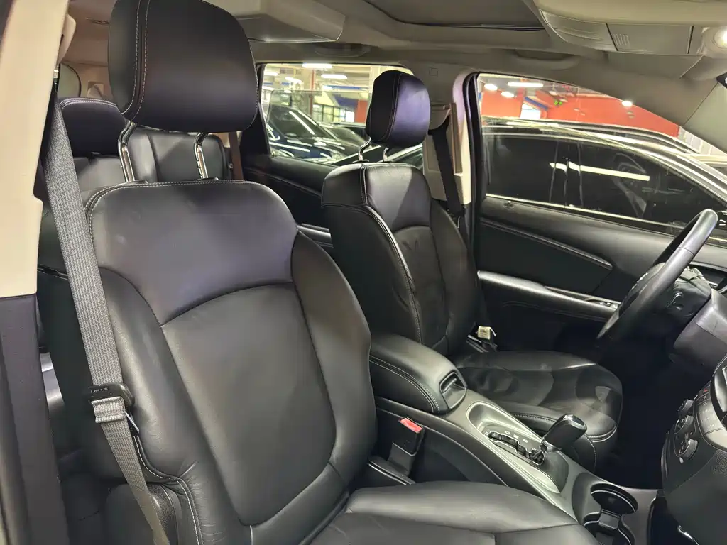 Dodge Journey 2017 — фото 13