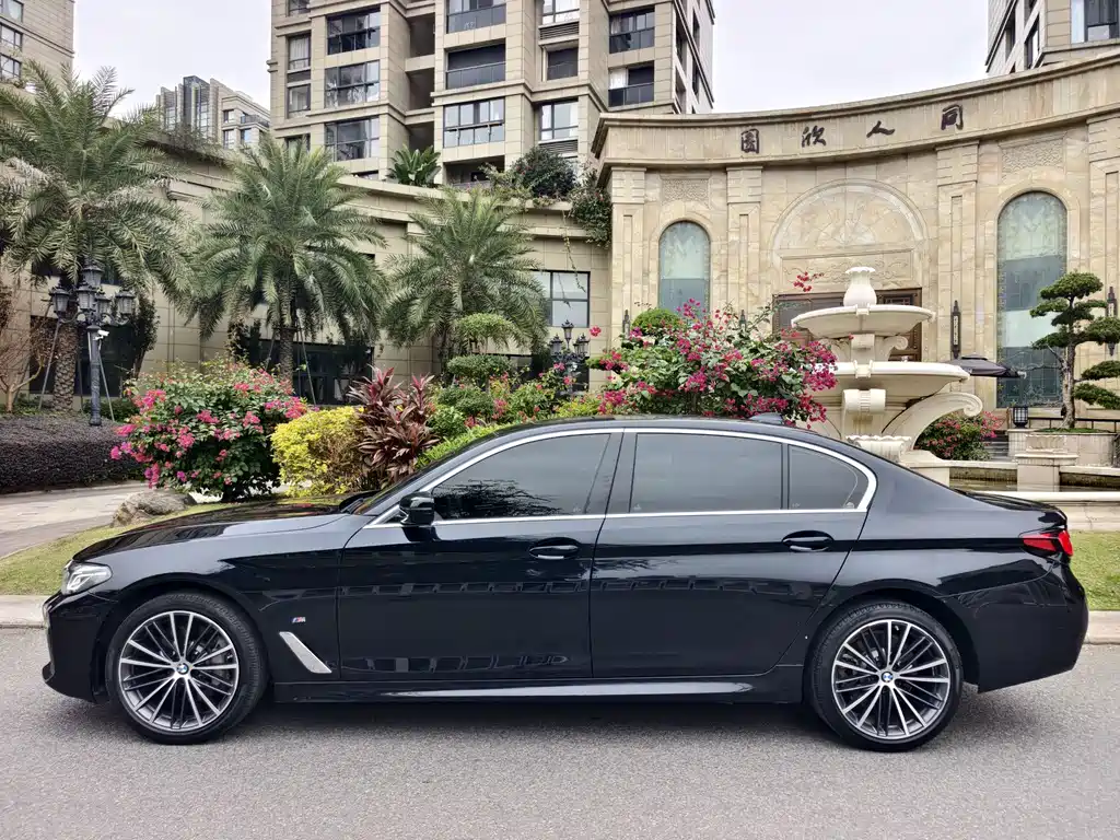 BMW 5 Series 2023