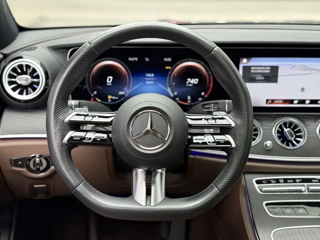 Mercedes-Benz E-Class 2023 — фото 7