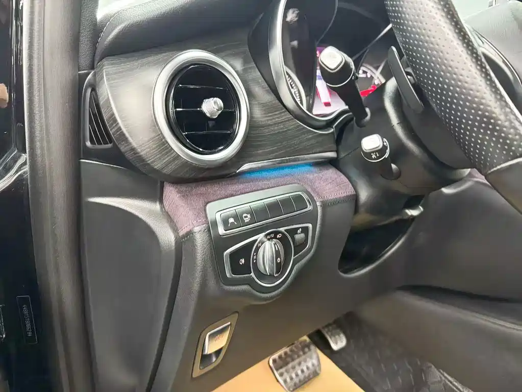 Mercedes-Benz V-Class 2019 — фото 13