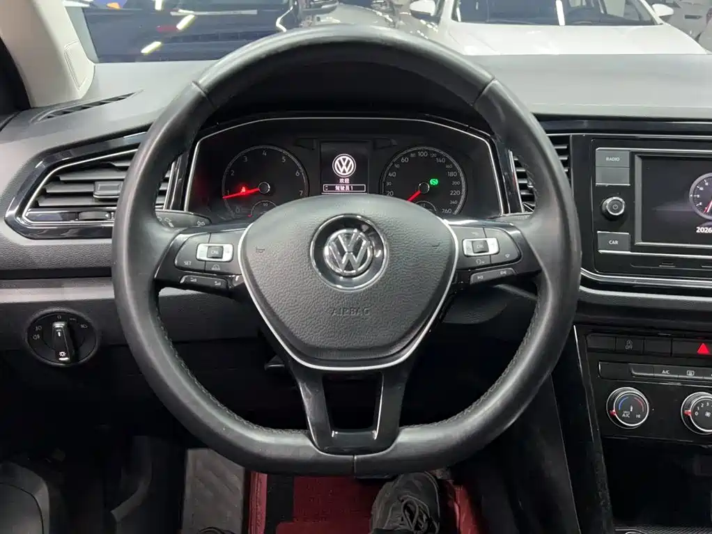 Volkswagen T-Roc 2019 — фото 11