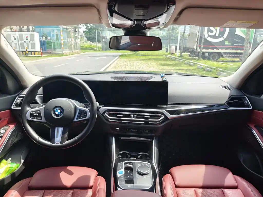 BMW i3 2024 — фото 12
