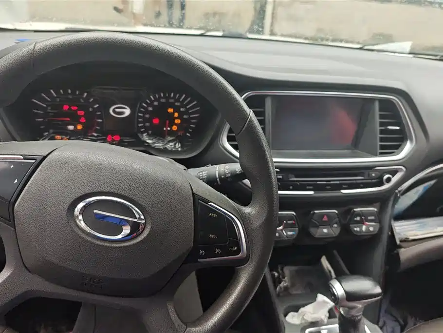 GAC Motor Trumpchi GS4 2015 — фото 12